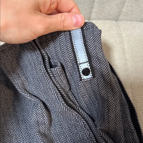 Lululemon large Herringbone Scarf - Picture 2 of 3